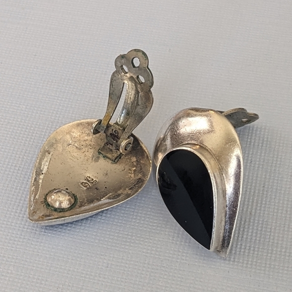 Signed Vintage 925 Sterling Silver Black Onyx Pear Shaped Clip On Earrings - Picture 8 of 12